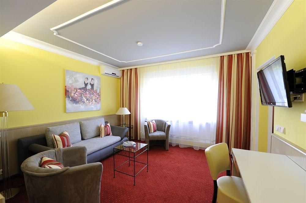 Hotel Ambiente Бад-Беллинген Экстерьер фото